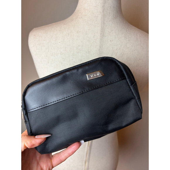 TUMI Handbags - Like new TUMI Black & Gray Toiletry Bag One Size travel bag luggage designer
